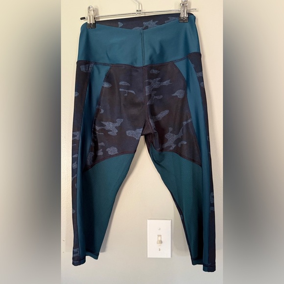 Lululemon Clip in Crop Blue Leggings - Picture 3 of 5